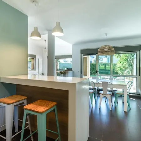 度假居 Helloasturias, Casa En Con Piscina, Jardin, Cerca De La Playa. 利亚内斯