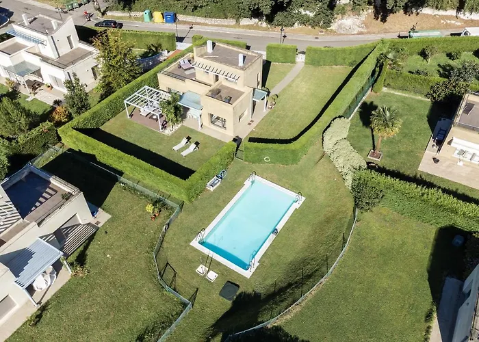 Hébergement de vacances Helloasturias, Casa En Con Piscina, Jardin, Cerca De La Playa. *